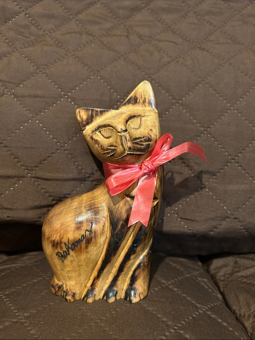 Hand-Carved Wooden Cat Figurine with Red Ribbon - Decorative Pets Accent